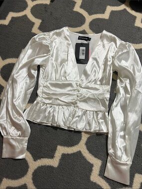PrettyLittleThing White Satin Ruched Button Waist Blouse